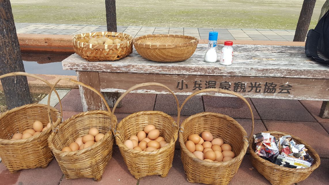 足湯でのゆで卵とじゃがいも